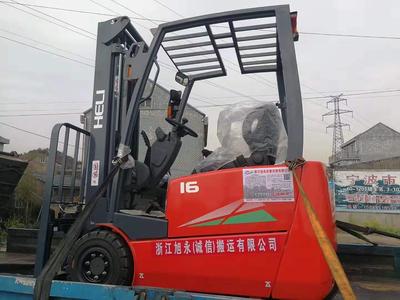 电动叉车