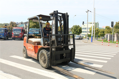 Forklift truck (4)