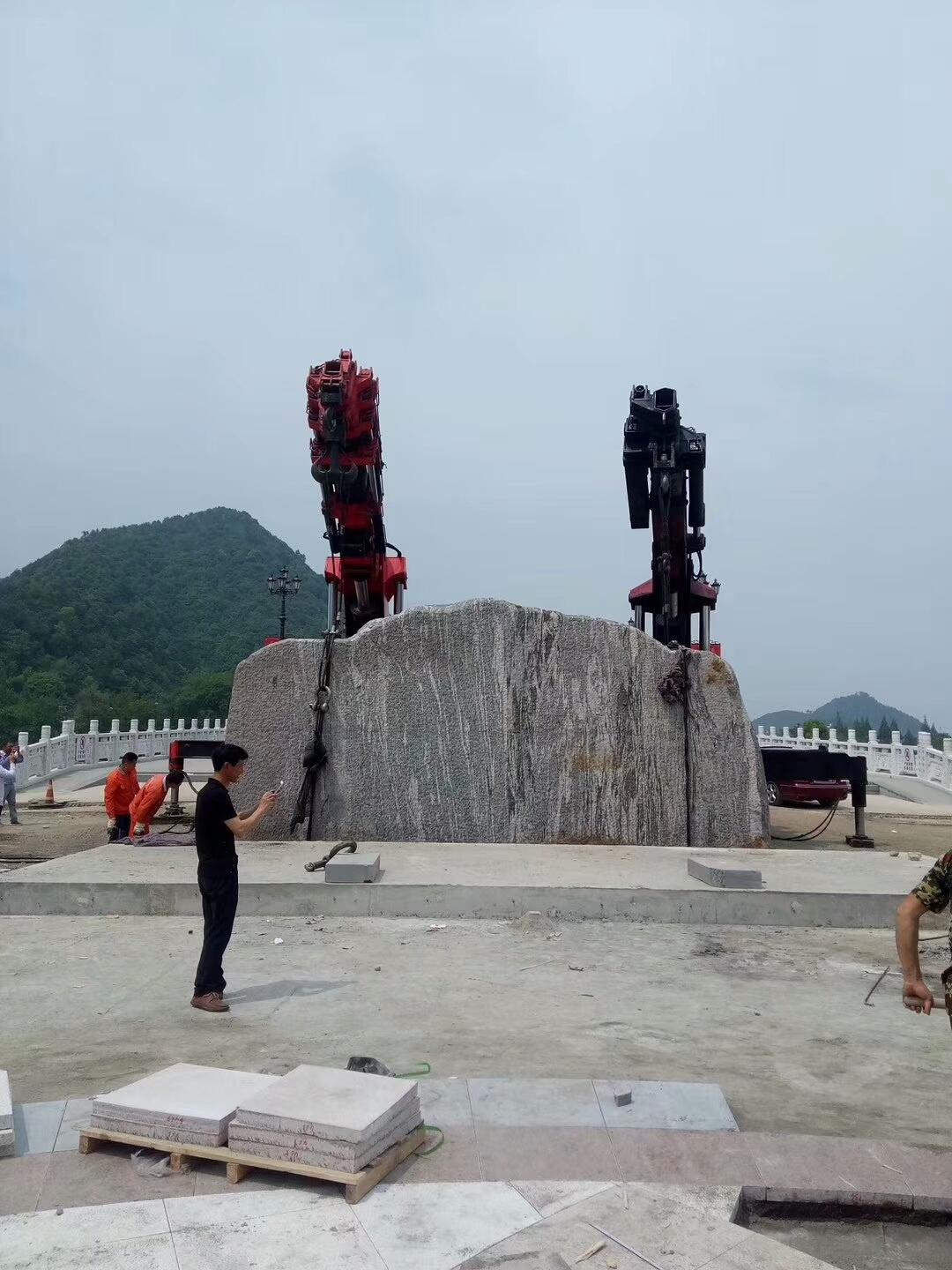 120T景观石吊装 (3).jpg