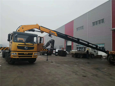 Lorry-mounted crane